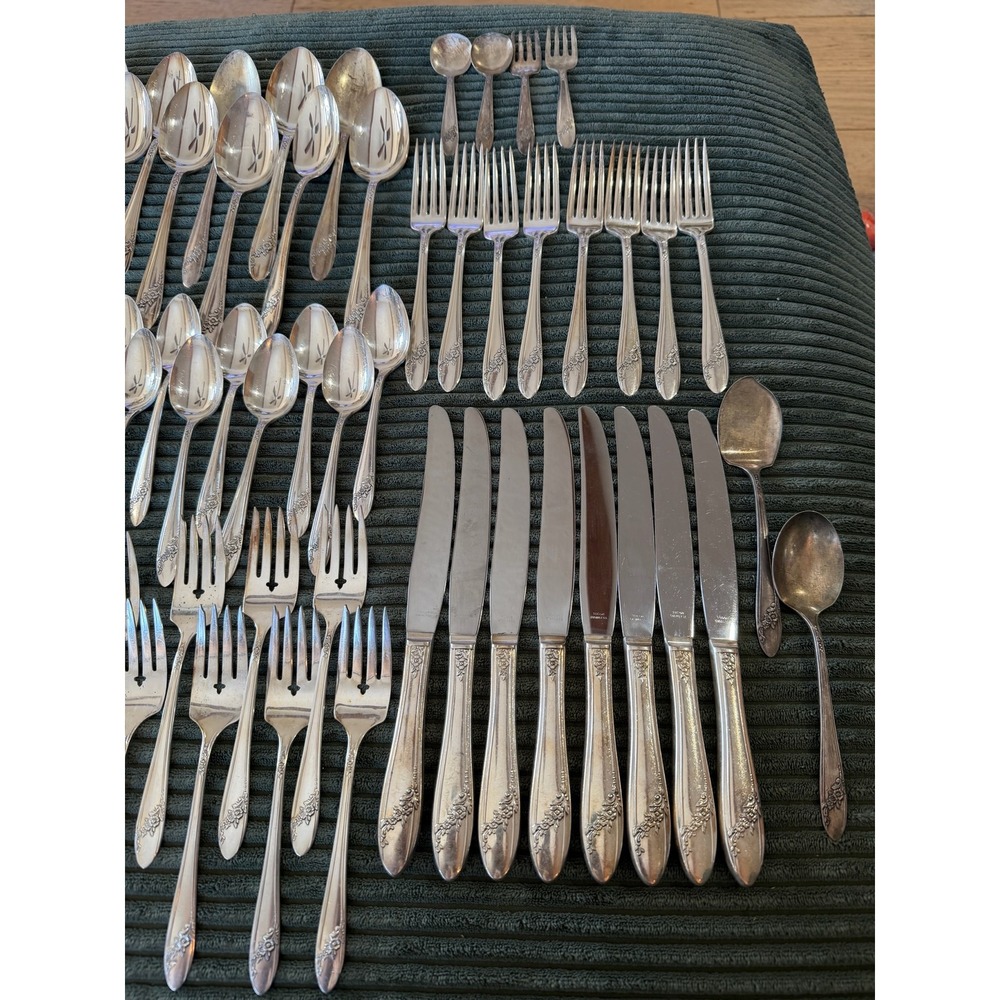 Vintage Oneida Queen Bess Pattern Silverplate Large Flatware Set of 66‎ Pieces - Picture 5 of 12